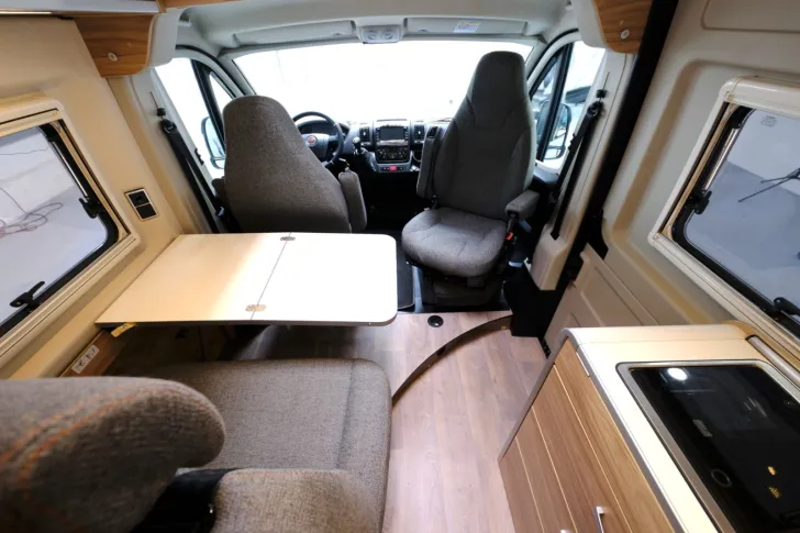 Fahrzeugbild Hymer Grand-Canyon/1.Hand/Festbett/Klima/Markise/160PS #12