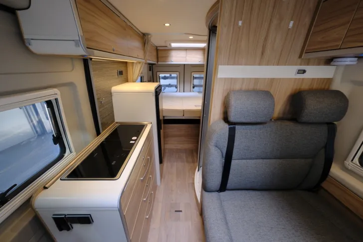 Fahrzeugbild Hymer Grand-Canyon/1.Hand/Festbett/Klima/Markise/160PS #15