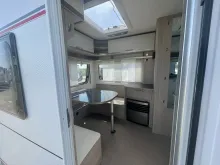 Fahrzeugbild Bürstner Premio 460 TL 1700 kg/Fenster Bug #13