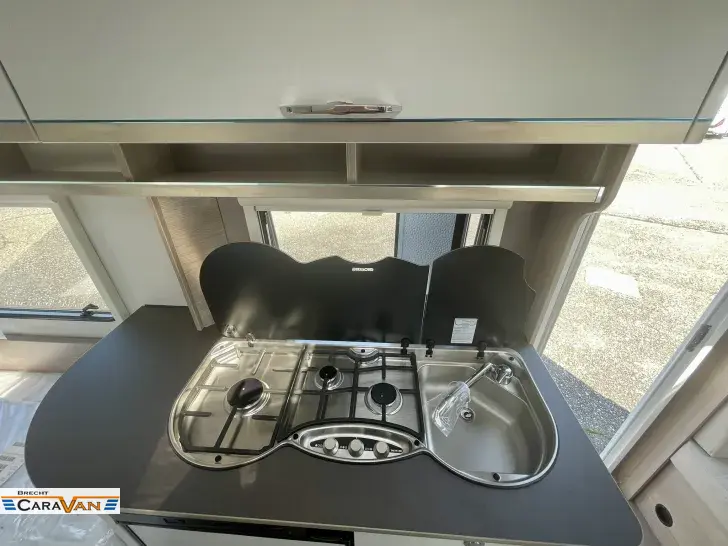 Fahrzeugbild Bürstner Premio 460 TL 1700 kg/Fenster Bug #6