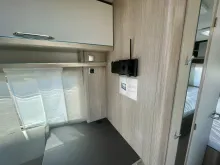 Fahrzeugbild Bürstner Premio 460 TL 1700 kg/Fenster Bug #8