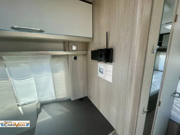 Fahrzeugbild Bürstner Premio 460 TL 1700 kg/Fenster Bug #8
