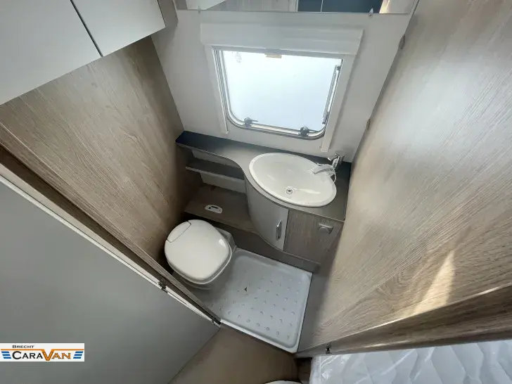 Fahrzeugbild Bürstner Premio 460 TL 1700 kg/Fenster Bug #9