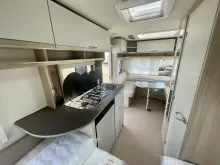 Fahrzeugbild Bürstner Premio 460 TL 1700 kg/Fenster Bug #11