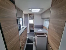 Fahrzeugbild Dethleffs Nomad 490 EST Modell 25 Einzelbetten mit Heckbad #8