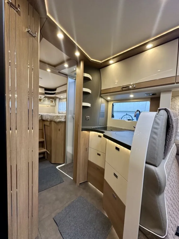Fahrzeugbild Malibu T 450 RB LE Mercedes Lithium+Fahrassistenten #9