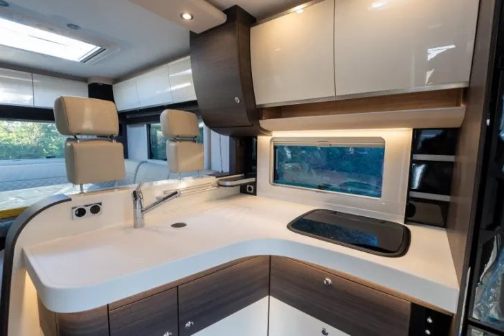 Fahrzeugbild Concorde Carver I 890 RRL  Diamond 2025 Primavera-40.000 #10