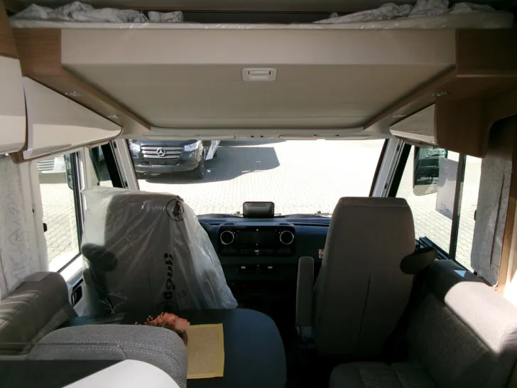 Fahrzeugbild Carthago C2-tourer I 147 RB LE L comfort Mercedes #3