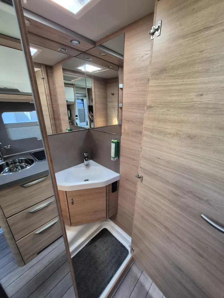 Fahrzeugbild Knaus Südwind 460 EU 60 Years #15