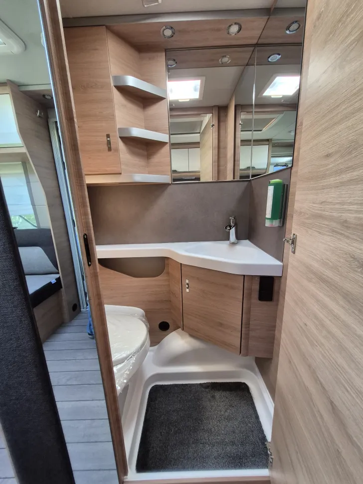 Fahrzeugbild Knaus Südwind 460 EU 60 Years #16