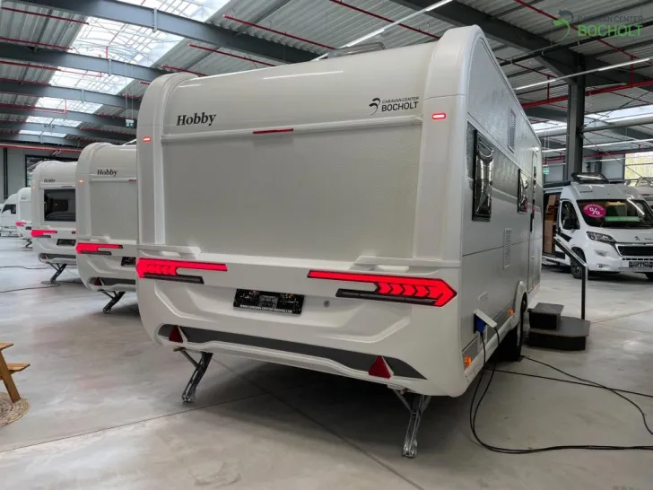 Fahrzeugbild Hobby De Luxe 545 KMF Ehem. Mietwagen / 2000 kg / Dusche #7