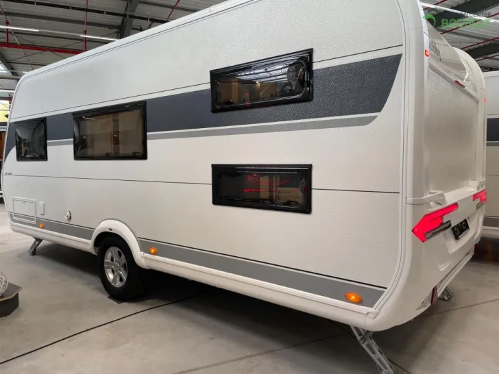 Fahrzeugbild Hobby De Luxe 545 KMF Ehem. Mietwagen / 2000 kg / Dusche #8