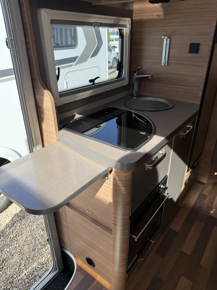 Fahrzeugbild Weinsberg CaraCompact Suite MB EDITION PEPPER 640 MEG 2025 #16