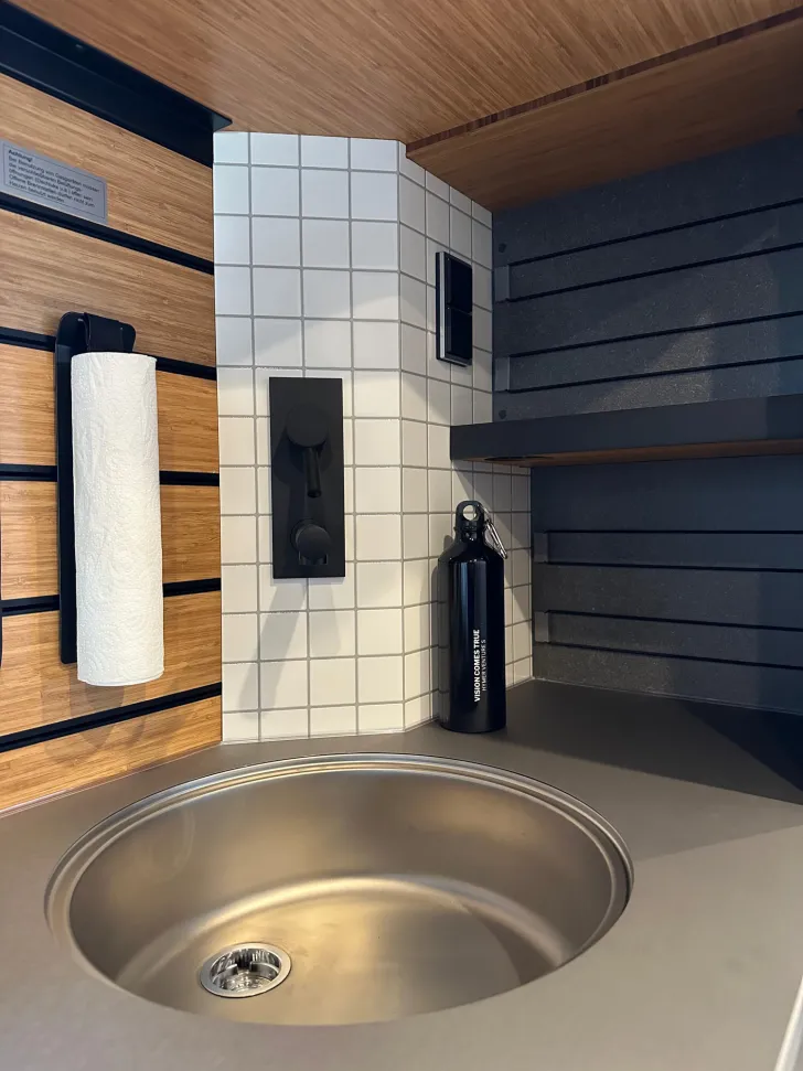 Fahrzeugbild Hymer Venture S Mercedes 18" Bereifung, Sitzheizung #25