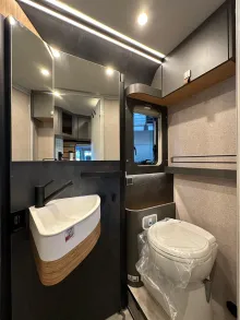 Fahrzeugbild Hymer Venture S Mercedes 18" Bereifung, Sitzheizung #27