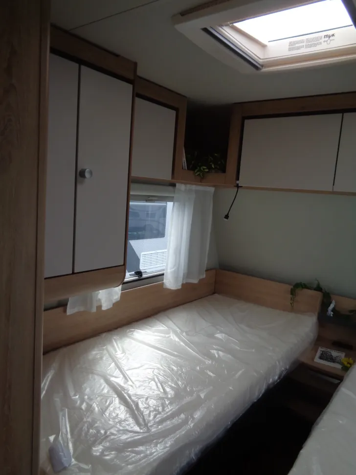 Fahrzeugbild Knaus Sport 460 EU Ambiente Rollbett Badf sofort #7