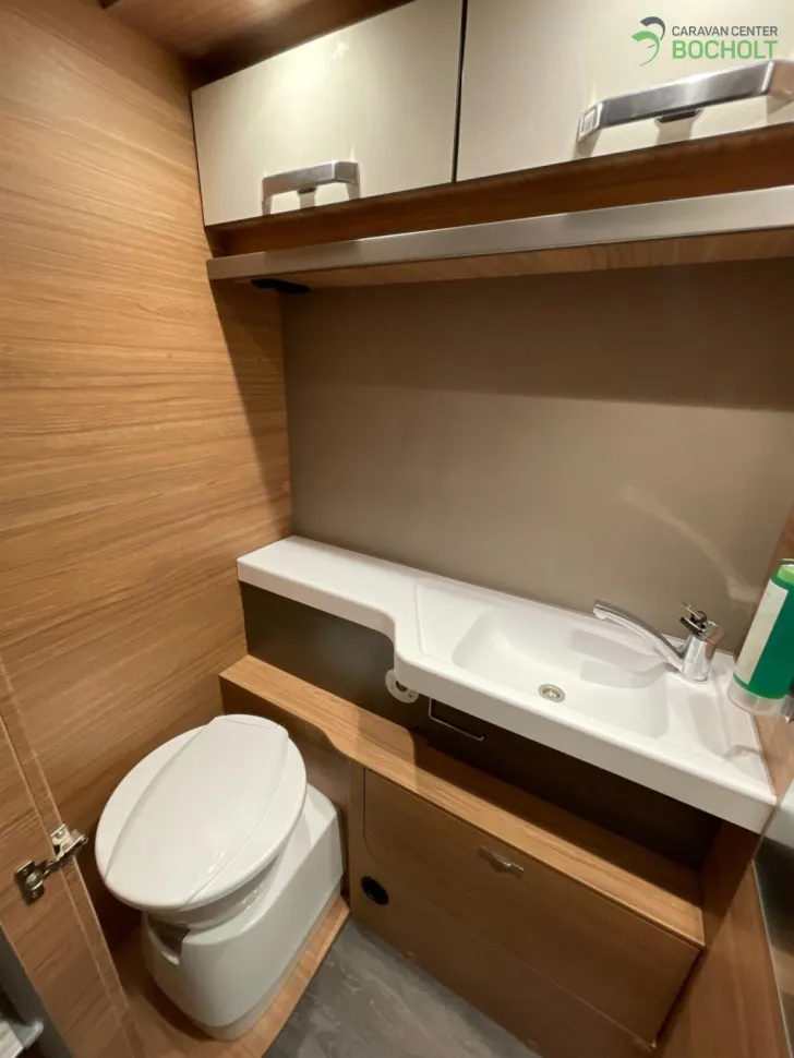 Fahrzeugbild Weinsberg CaraSuite FORD 700 MEG Ehemaliger Mietwagen #8