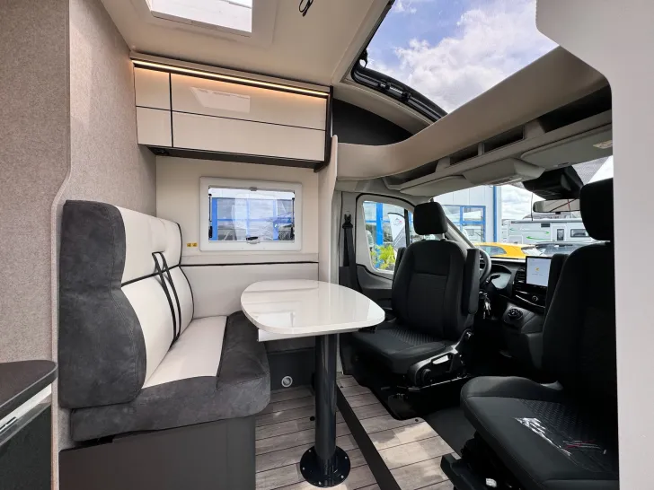 Fahrzeugbild Forster T 669 EB Coupe, MJ25, Neuheit 2025 #10