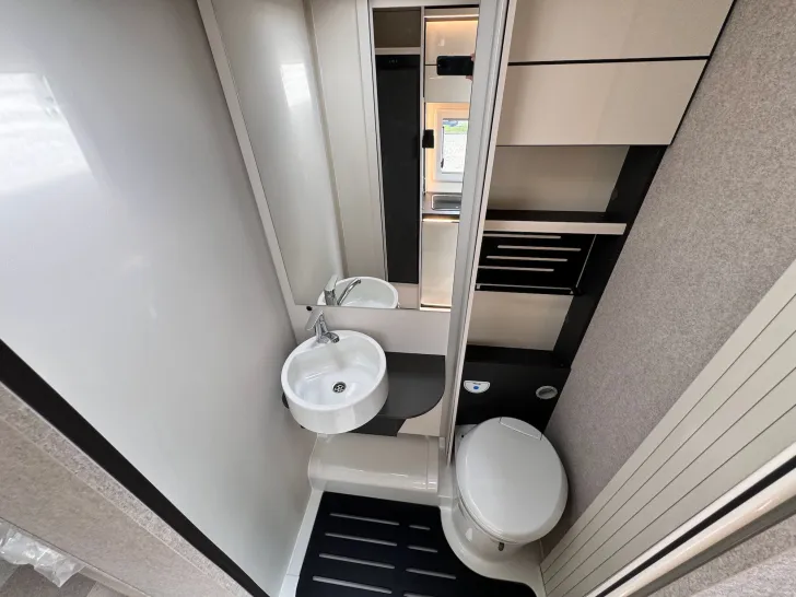 Fahrzeugbild Forster T 669 EB Coupe, MJ25, Neuheit 2025 #12