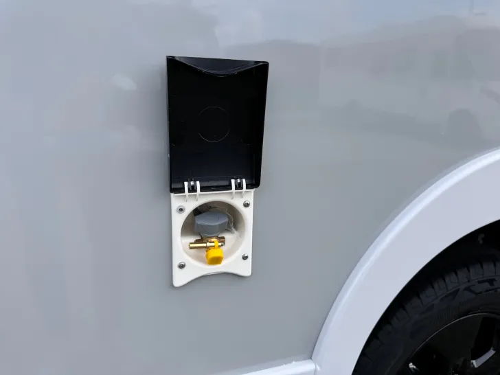 Fahrzeugbild Forster T 669 EB Coupe, MJ25, Neuheit 2025 #18