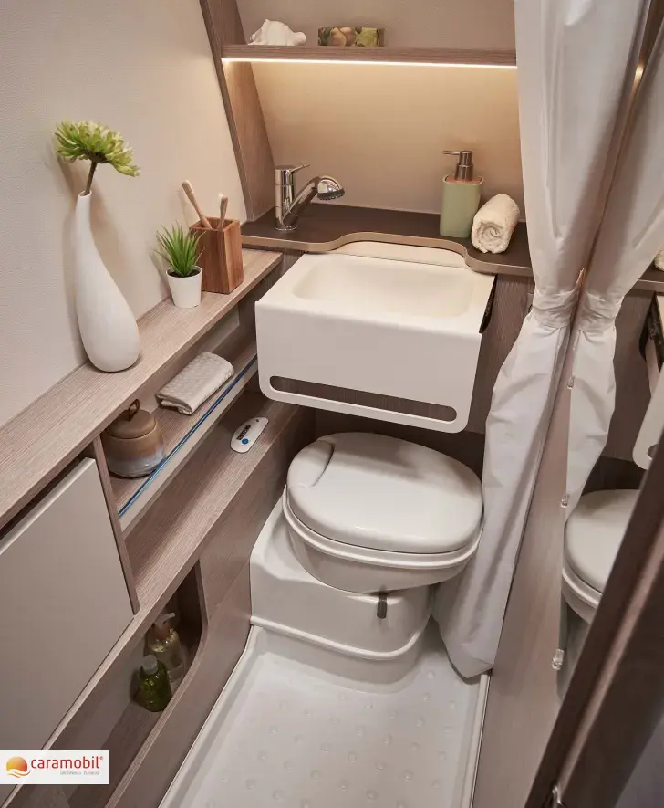 Fahrzeugbild Bürstner Premio 455 TS Black Forest #7