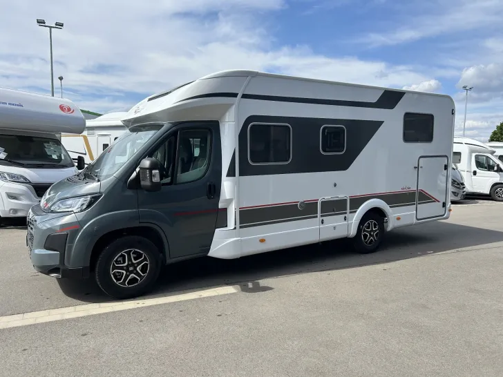 Fahrzeugbild Bürstner Lyseo Time Skyline T 726 G AT8G+Markise #3