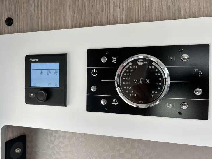 Fahrzeugbild Bürstner Lyseo Time Skyline T 726 G AT8G+Markise #12