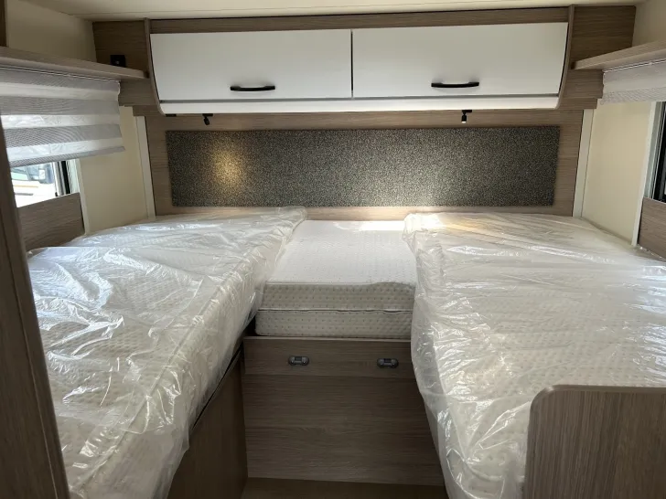 Fahrzeugbild Bürstner Lyseo Time Skyline T 726 G AT8G+Markise #15