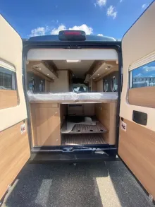 Fahrzeugbild Malibu Van First Class - Two Rooms 640 LE RB #10