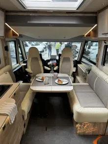 Fahrzeugbild Eura Mobil Integra Line 720 EF Hubbett #10