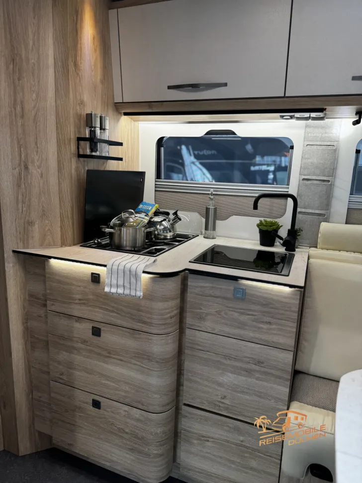 Fahrzeugbild Eura Mobil Integra Line 720 EF Hubbett #26