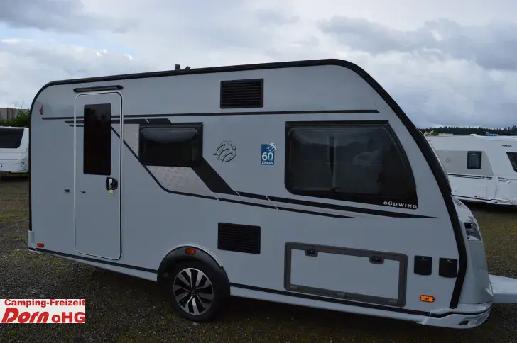 Fahrzeugbild Knaus Südwind 420 QD 60 YEARS Kühlschrank 142l #1
