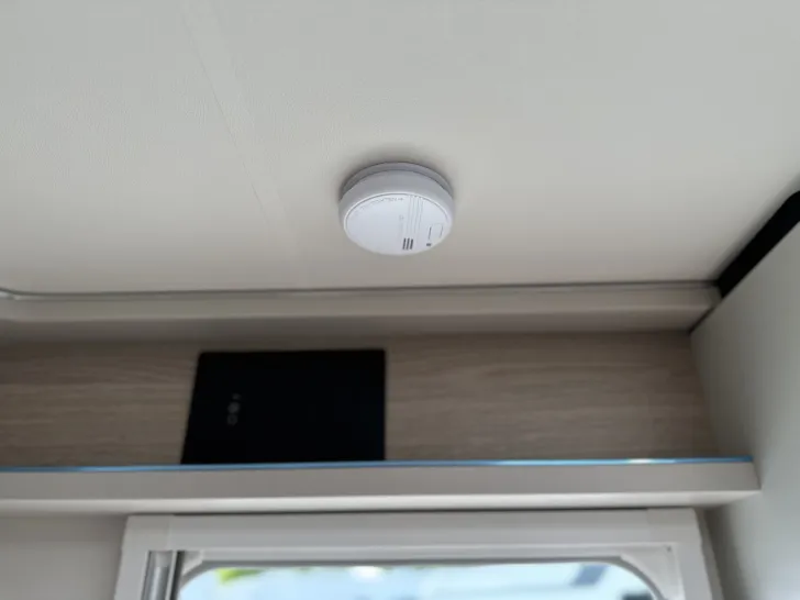 Fahrzeugbild Bürstner Premio 460 TS SkyLine Paket | MBI App | 1600 kg #18