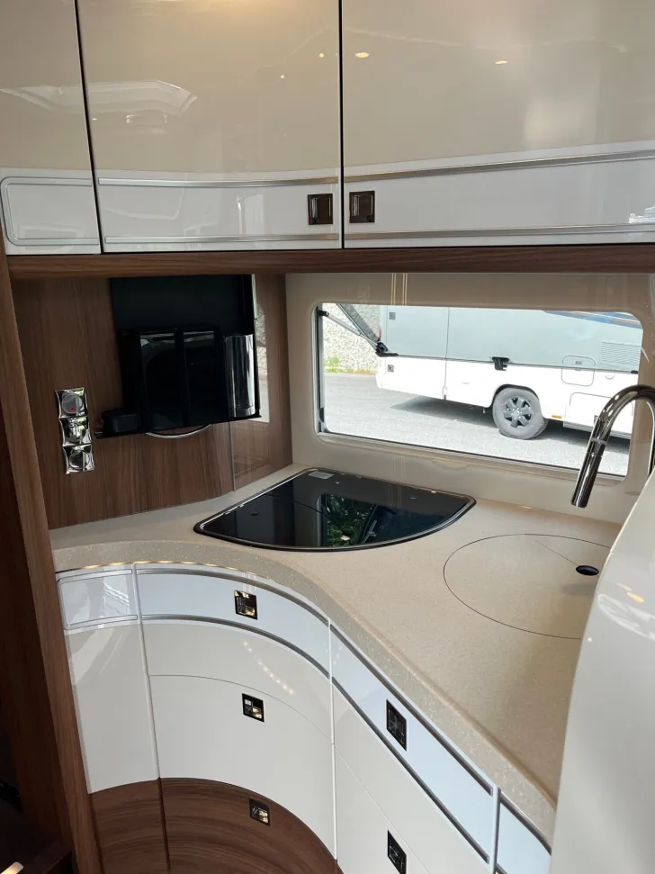 Fahrzeugbild Carthago chic s-plus I 61 XL LE sofort verfügbar #13
