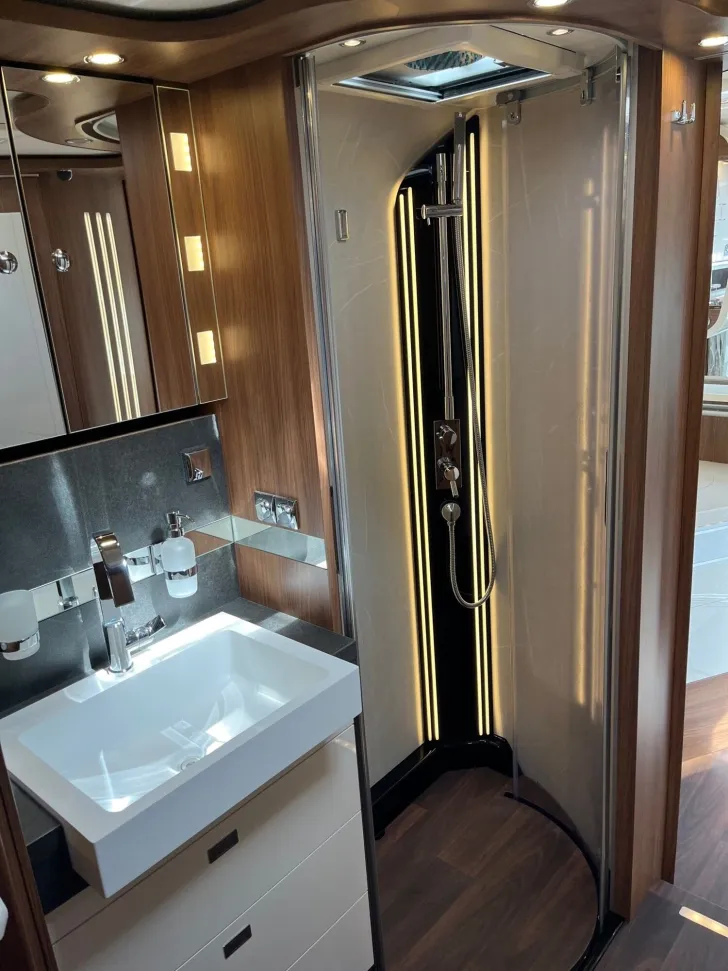 Fahrzeugbild Carthago chic s-plus I 61 XL LE sofort verfügbar #15
