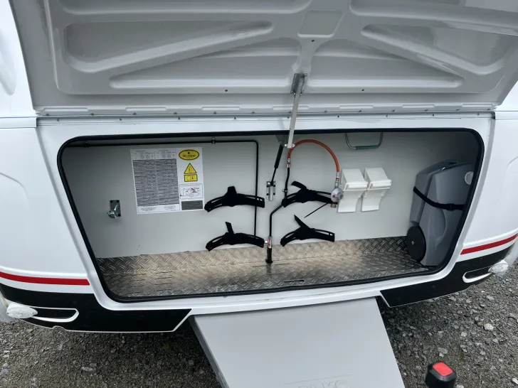 Fahrzeugbild Bürstner Premio 460 TS SkyLine Paket | MBI App | 1600 kg #28