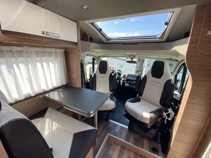 Fahrzeugbild Weinsberg CaraCompact 600 MEG EDITION [PEPPER] #8
