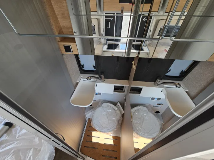 Fahrzeugbild Hymer Camper Van Ayers Rock #33