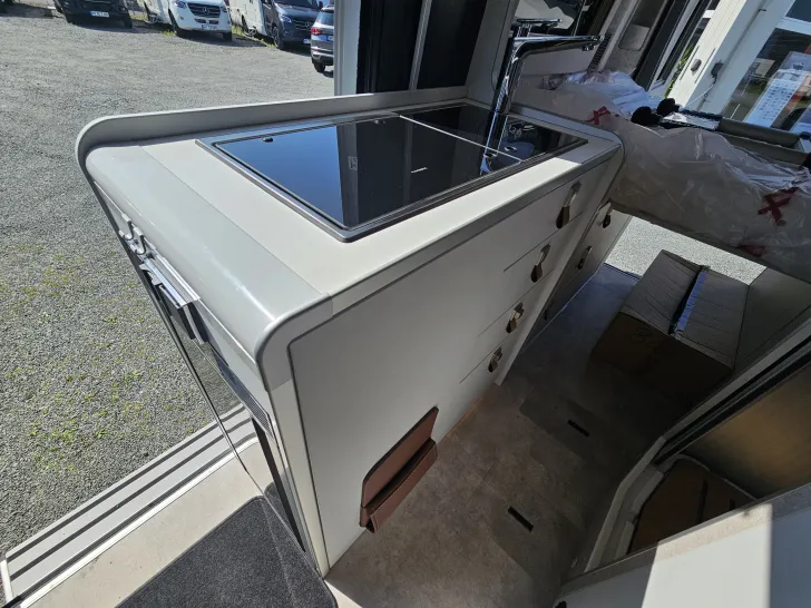 Fahrzeugbild Hymer Camper Van Ayers Rock #34