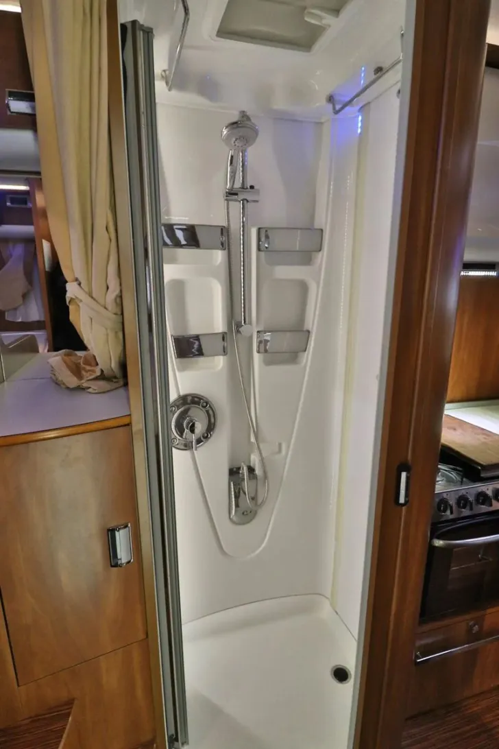 Fahrzeugbild Laika KREOS 7010/Automatik/Festbett+Hubbett/TOP #18