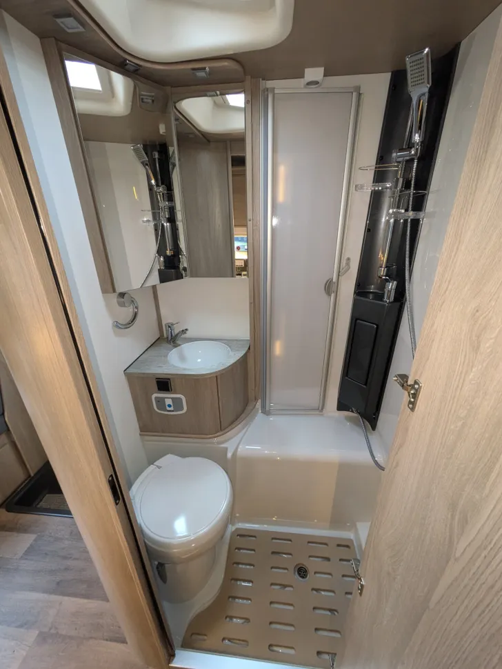 Fahrzeugbild Kabe Travel Master Novum 750 LGB Heavy Design/Komfort-Paket/AHK/Autom #15