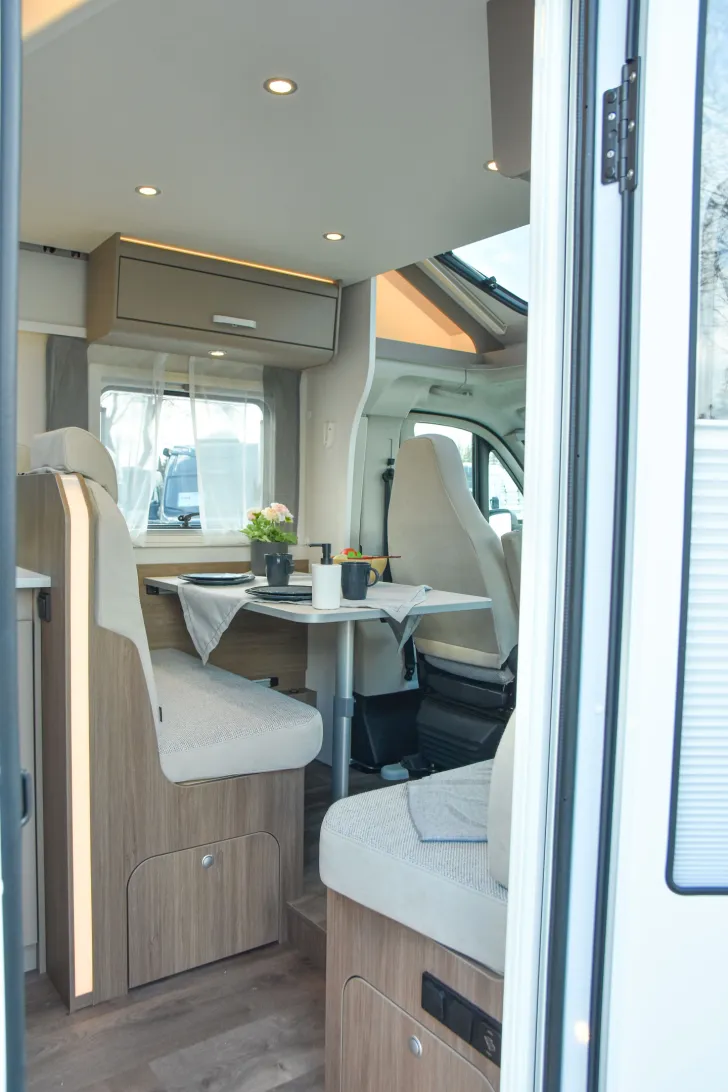 Fahrzeugbild Carado T448 pro+ *Hubbett*Combi-6E*TV-Paket* #8