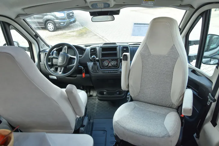 Fahrzeugbild Carado T448 pro+ *Hubbett*Combi-6E*TV-Paket* #10