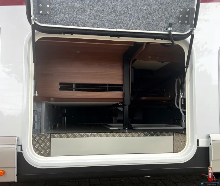 Fahrzeugbild Carthago chic e-line I 61 XL LE Mercedes (249) #43
