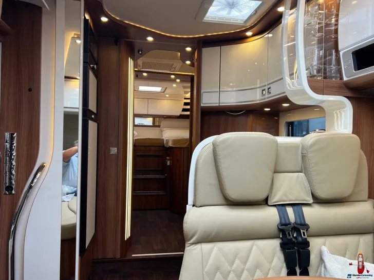 Fahrzeugbild Carthago chic e-line I 61 XL LE Mercedes (249) #17