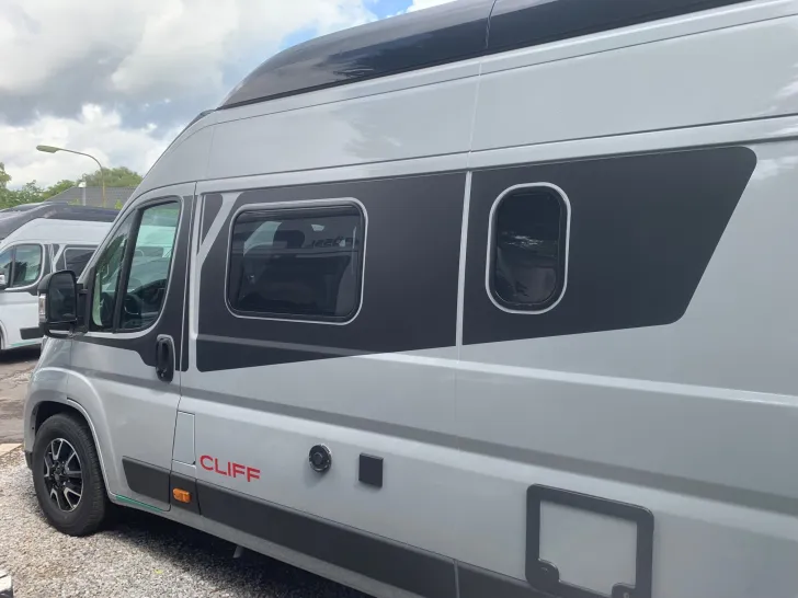 Fahrzeugbild Sunlight Camper Van Cliff 640 X RT 3 Pakete+Schlafdach* #8