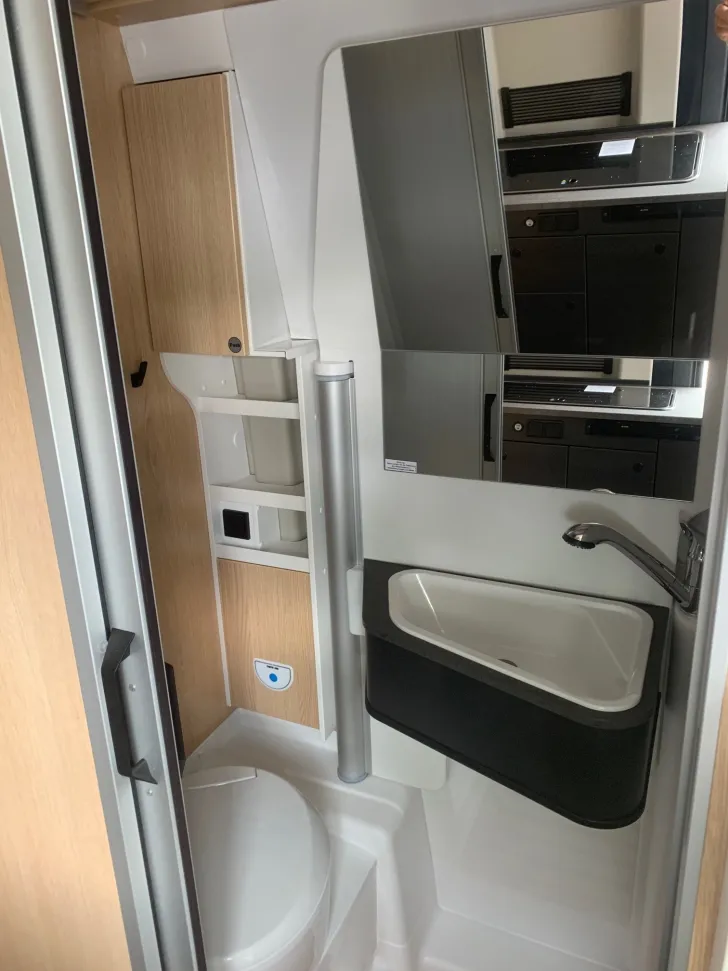 Fahrzeugbild Sunlight Camper Van Cliff 640 X RT 3 Pakete+Schlafdach* #15