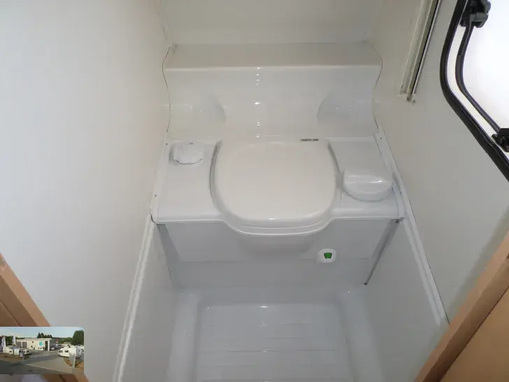 Fahrzeugbild Delta Euroliner 3900 FB Nr. 11 - franz. Bett #18