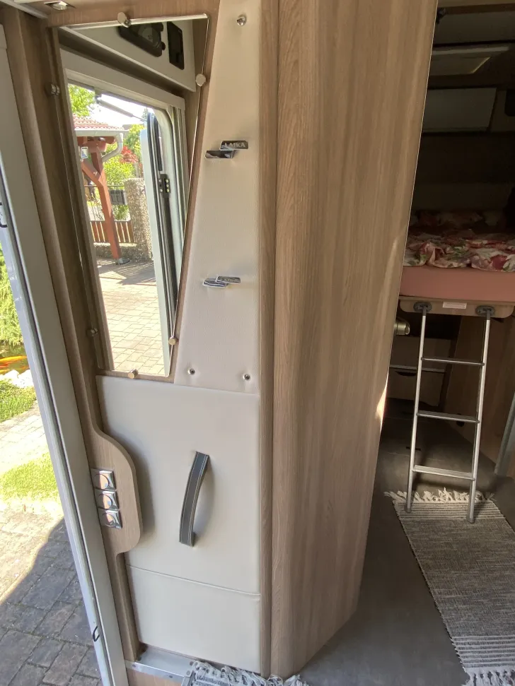 Fahrzeugbild Laika Ecovip H 3119 #10