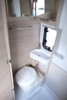 Fahrzeugbild Forster V 636 HB Vantasy Modell 2025 #12